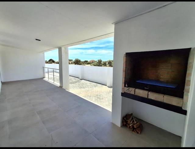 4 BEDROOM HOUSE FOR SALE IN HARBOUR LIGHTS